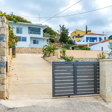 Amazing View Villa-mathaios In -by Apokornas פלאקה